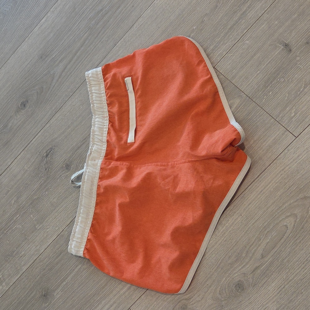Vuori Tavi Shorts - Picture 2 of 4